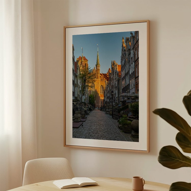 plakat gdańsk mariacka z białym obramowaniem w drewnianej ramie