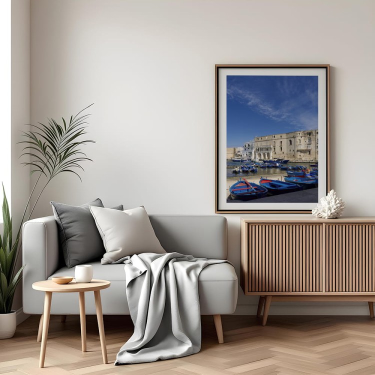 plakat monopoli porto antico z białym obramowaniem w salonie