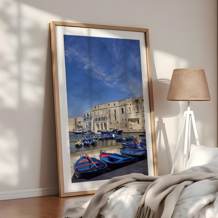 plakat monopoli porto antico z białym obramowaniem w drewnianej ramie