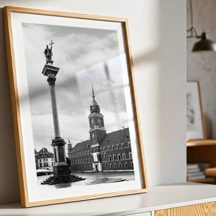 plakat warszawa zamek królewski w czerni i bieli z białym obramowaniem w drewnianej ramie
