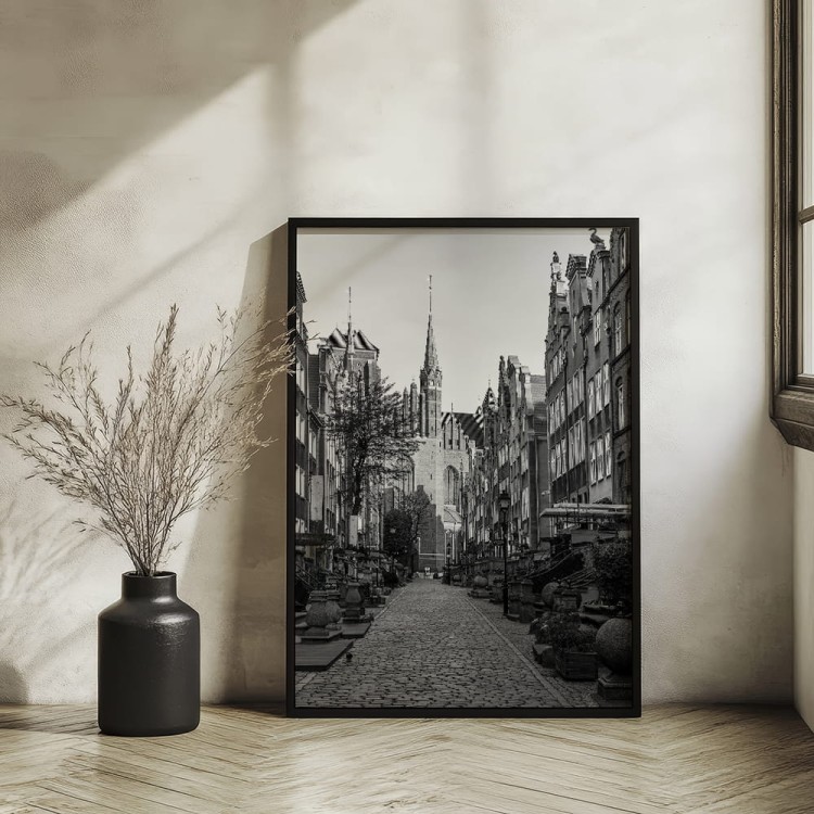 plakat gdańsk mariacka w czerni i bieli w czarnej ramie
