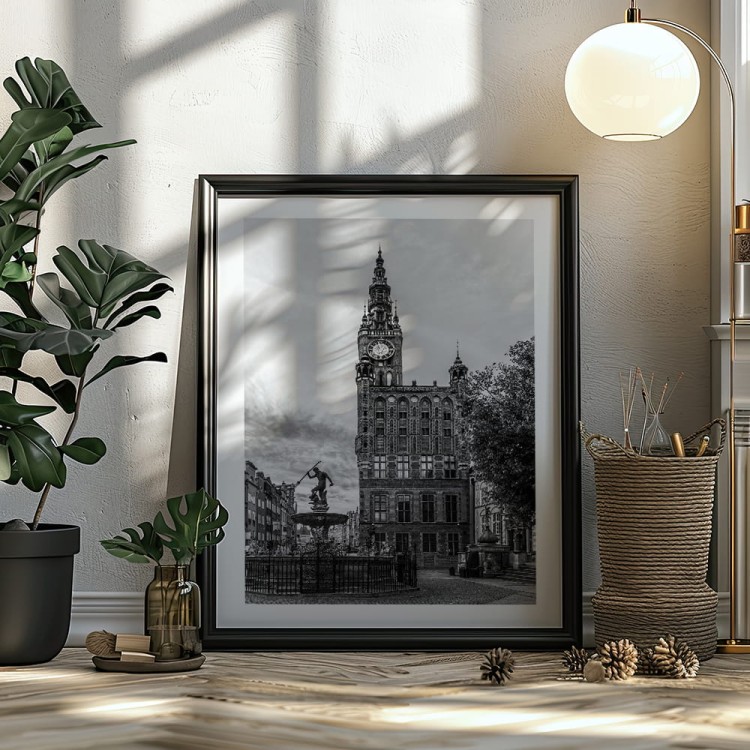 plakat gdańsk neptun w czerni i bieli z białym obramowaniem w salonie