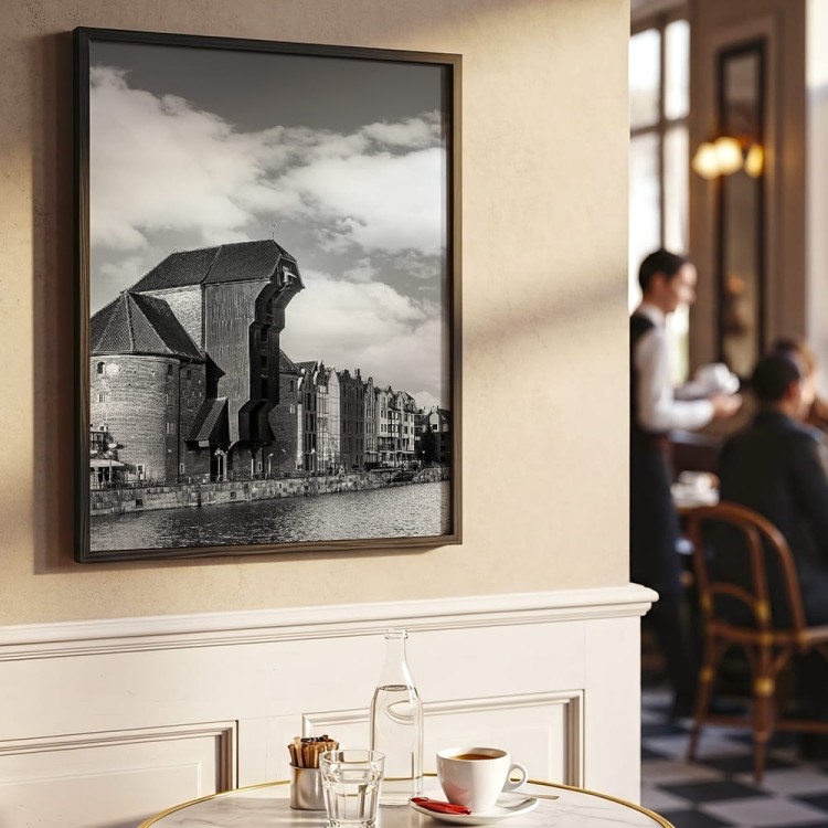plakat gdańsk żuraw portowy w czerni i bieli w restauracji