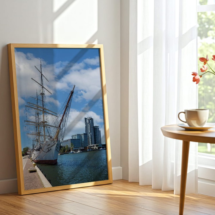 plakat dar pomorza gdyniaplakat gdynia dar pomorza w porcie w pokoju