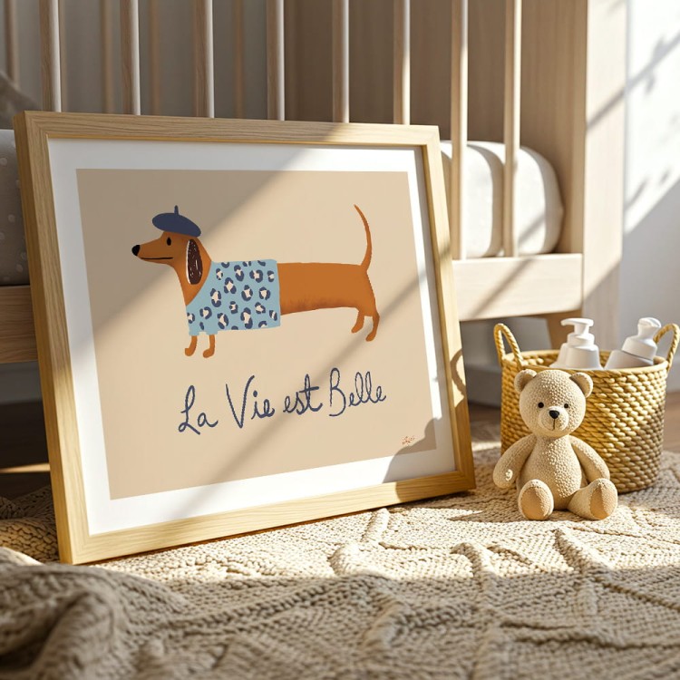 plakat jamnik w niebieskim berecie z białym obramowaniem w pokoju dziecka