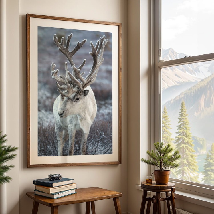 plakat zimowy renifer z białym obramowaniem w domu