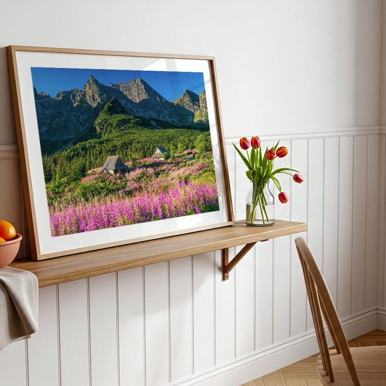 plakat tatry hala gąsienicowa z białym obramowaniem w drewnianej ramie