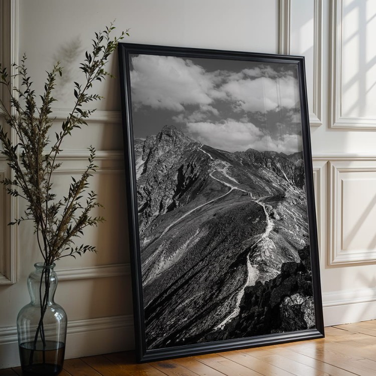 plakat tatry świnica w czerni i bieli w czarnej ramie