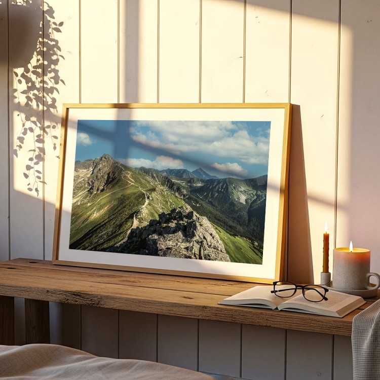 plakat tatry widok z kasprowego wierchu z białym obramowaniem w drewnianej ramie