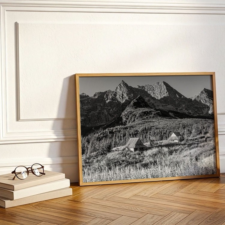 plakat tatry hala gąsienicowa w czerni i bieli w drewnianej ramie