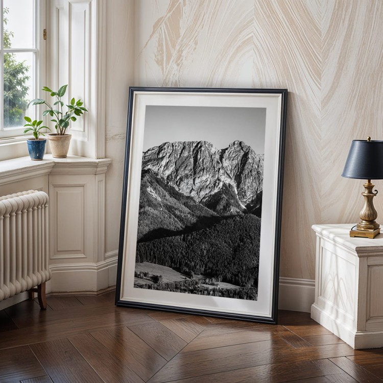plakat tatry giewont śpiący rycerz w czerni i bieli z białym obramowaniem w salonie