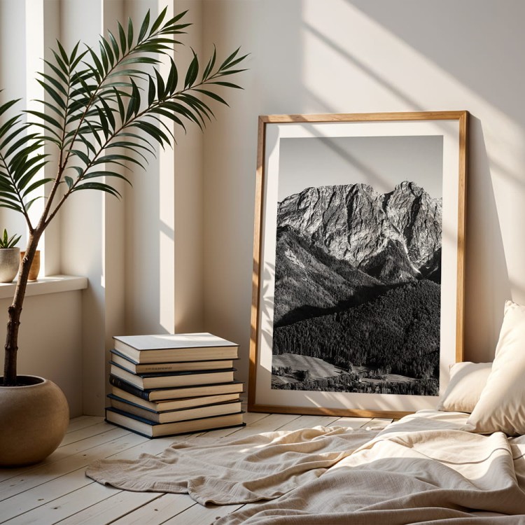 plakat tatry giewont śpiący rycerz w czerni i bieli z białym obramowaniem w drewnianej ramie