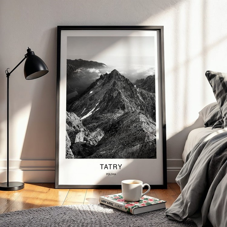 plakat tatry polska panorama tatr z rysów w czarnej ramie w sypialni