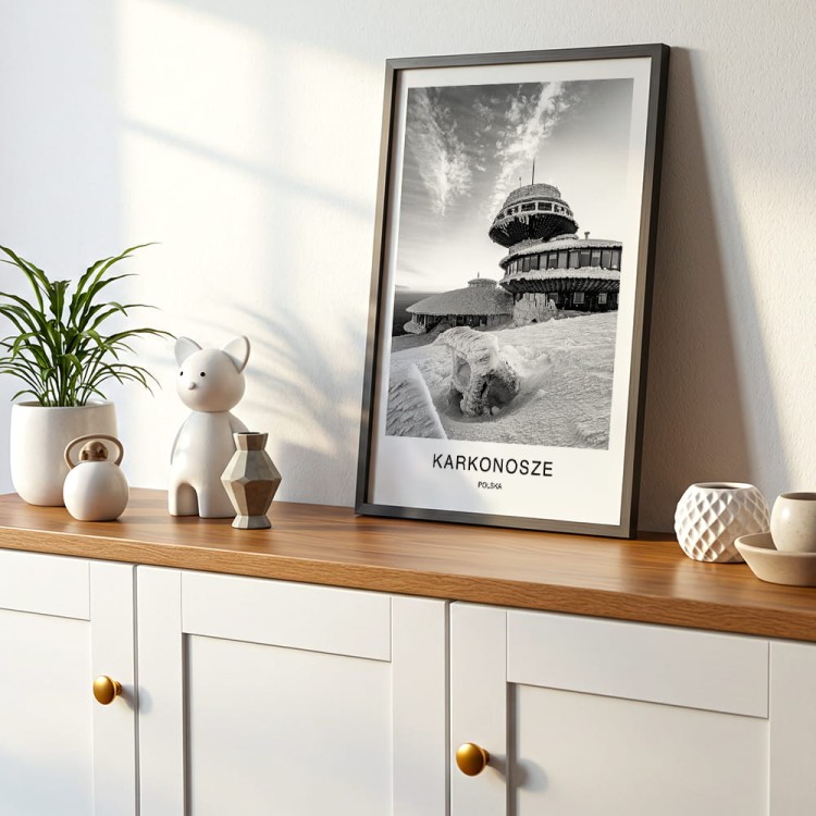 plakat karkonosze polska obserwatorium na śnieżce zimą w czarnej ramie nad komodą