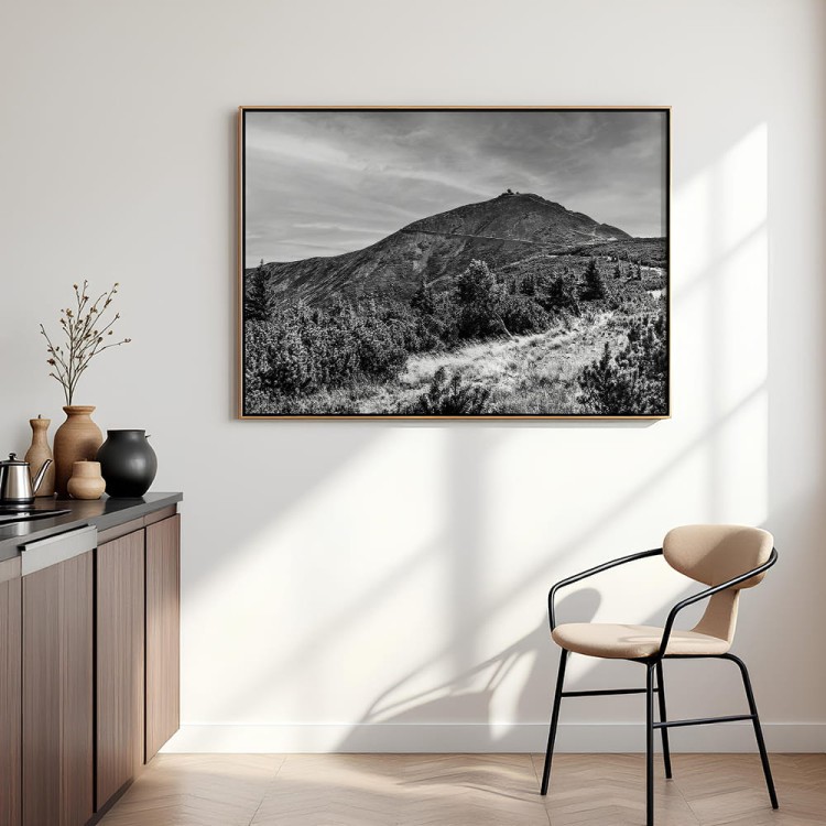 plakat karkonosze śnieżka w czerni i bieli w kuchni