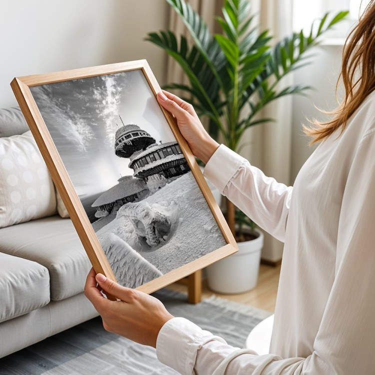 plakat karkonosze obserwatorium na śnieżce w czerni i bieli w drewnianej ramie