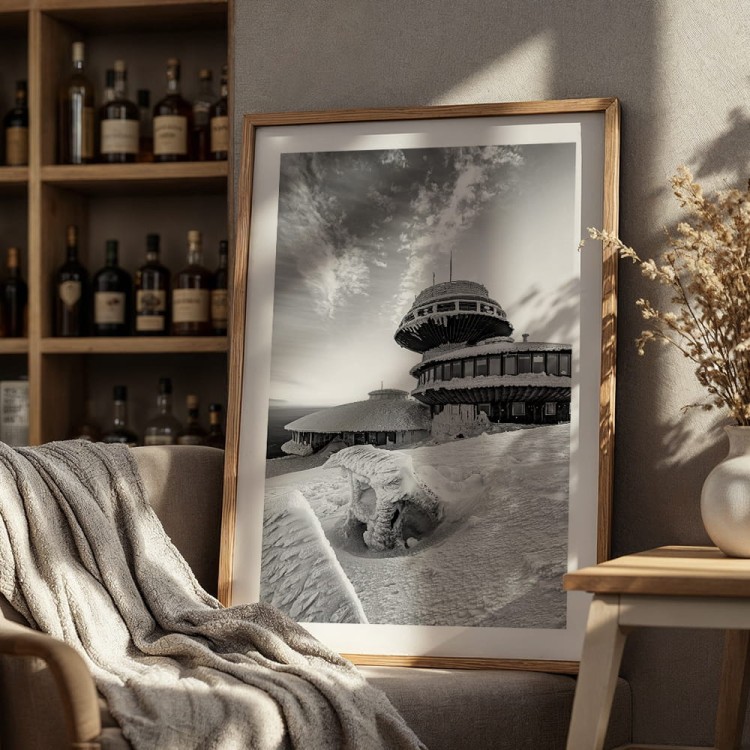 plakat karkonosze obserwatorium na śnieżce w czerni i bieli z białym obramowaniem dekoracja ścienna