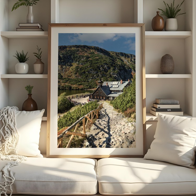 plakat karkonosze schronisko samotnia nad małym stawem z białym obramowaniem w drewnianej ramie