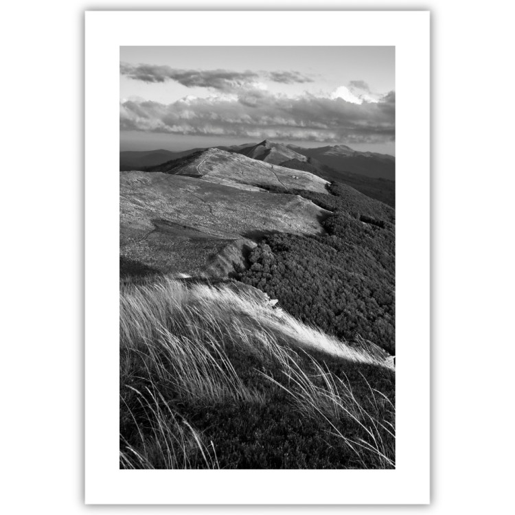 plakat bieszczady grzbiet połoniny w czerni i bieli z białym obramowaniem