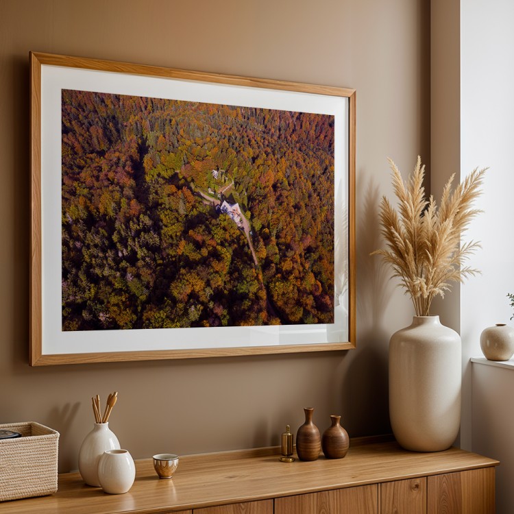 plakat beskidy jesień na jaworzynie krynickiej z białym obramowaniem w salonie
