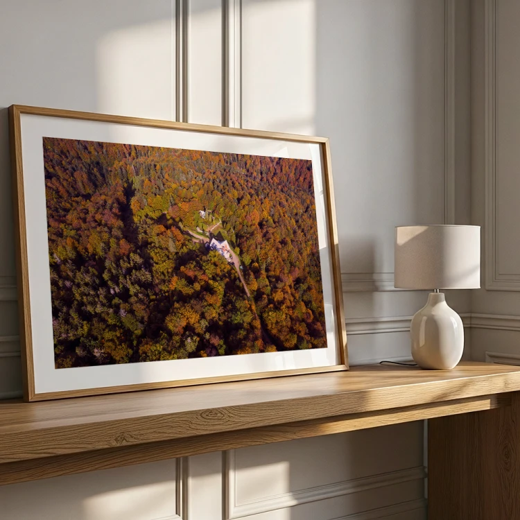 plakat beskidy jesień na jaworzynie krynickiej z białym obramowaniem w przedpokoju