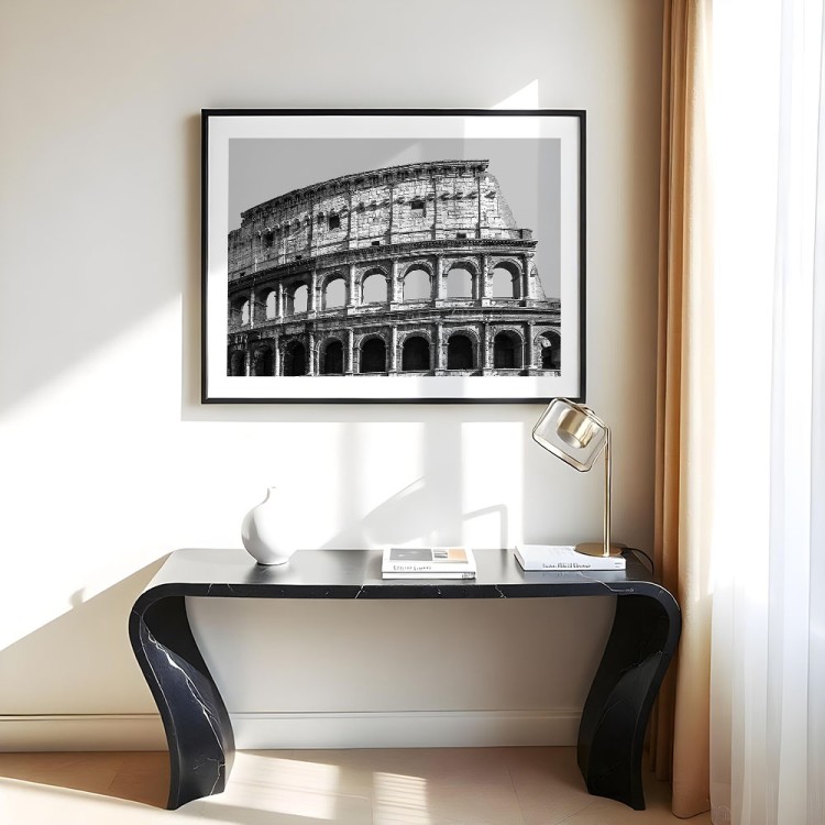 plakat rzym koloseum w czerni i bieli z białym obramowaniem w salonie