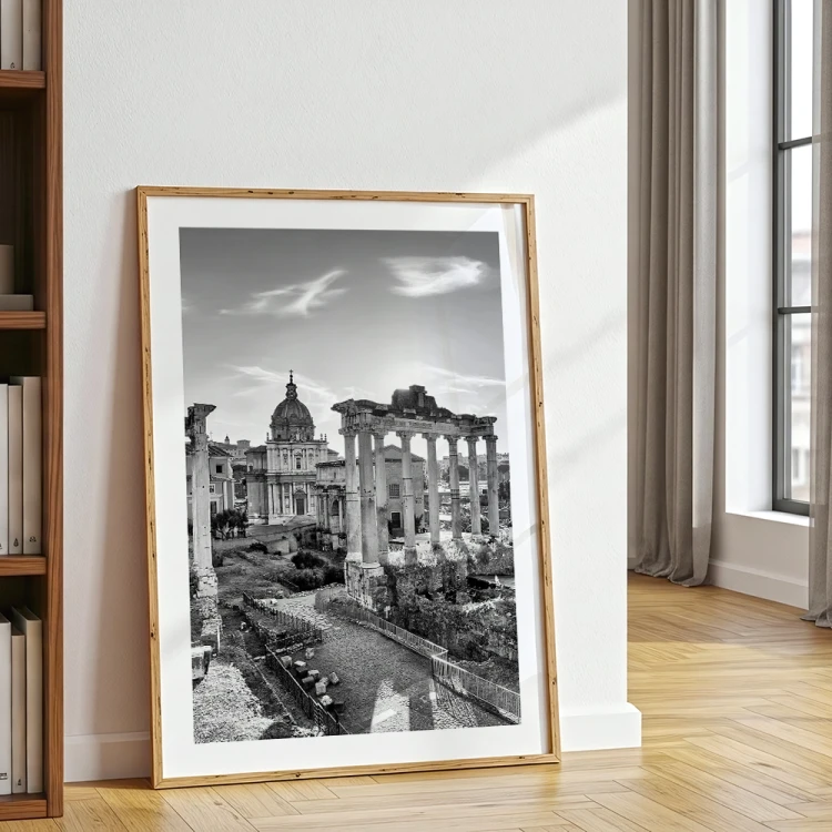 plakat rzym forum romanum w czerni i bieli z białym obramowaniem w salonie