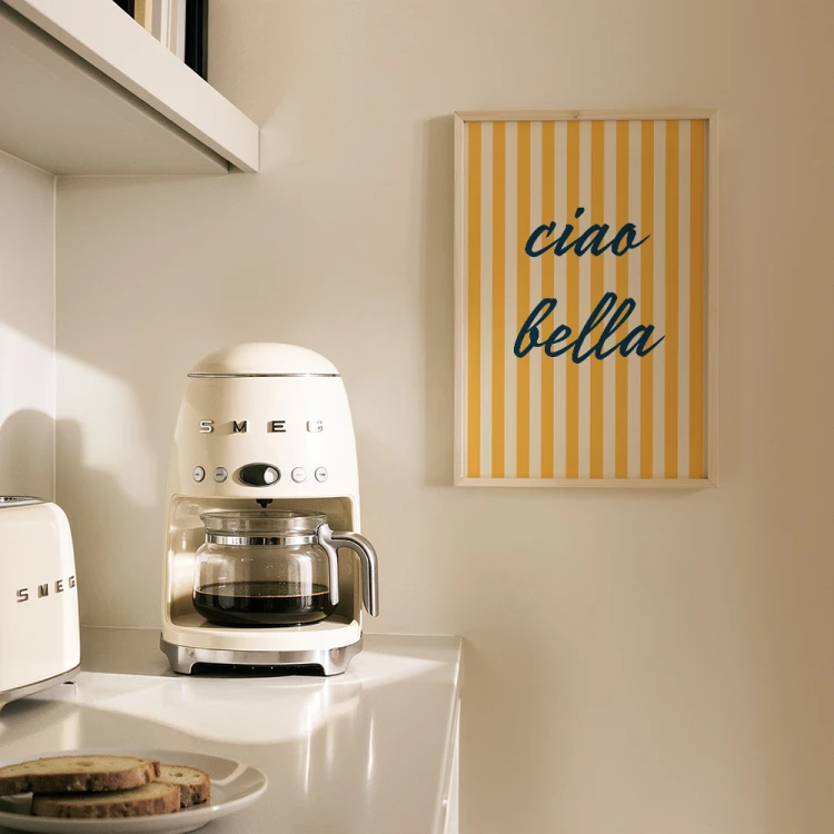plakat letnie ciao bella w kuchni