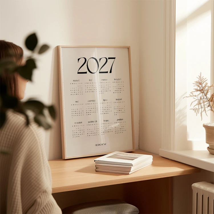 plakat kalendarz 2027 classic beige na biurku